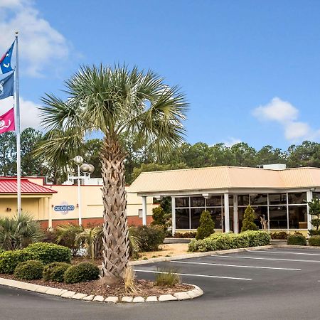 Rodeway Inn & Suites Wilmington North Bagian luar foto
