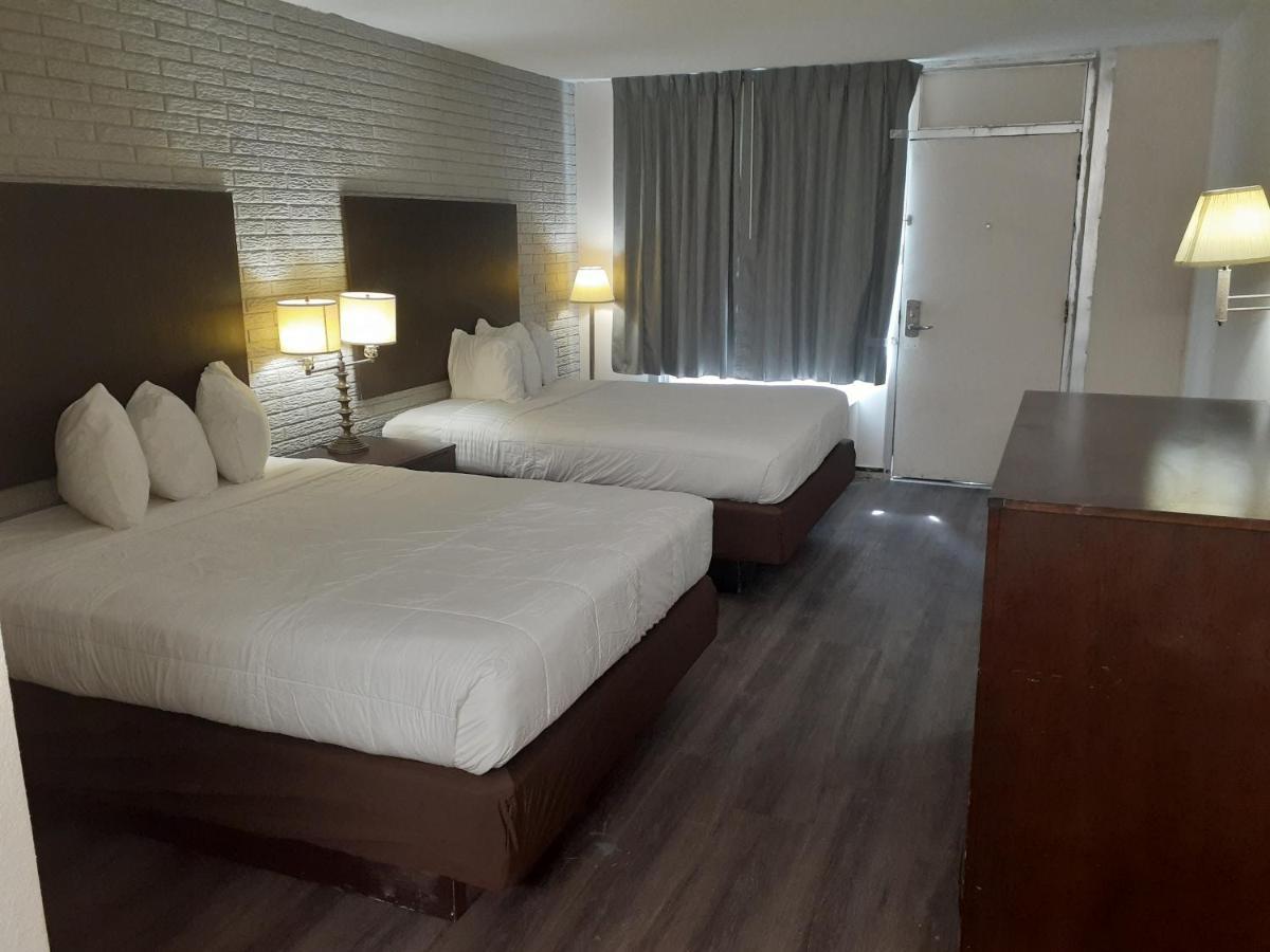 Rodeway Inn & Suites Wilmington North Ruang foto