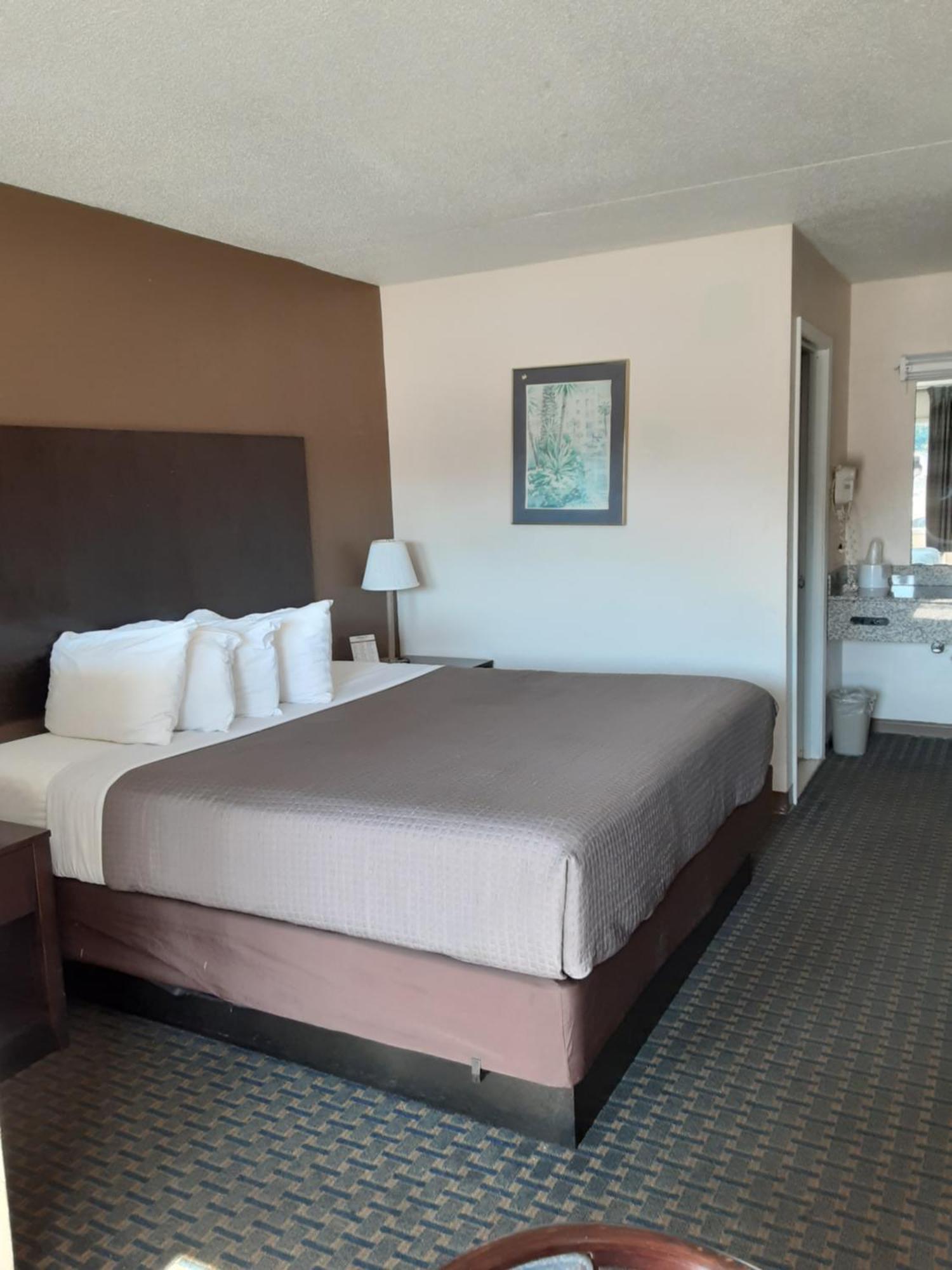 Rodeway Inn & Suites Wilmington North Ruang foto