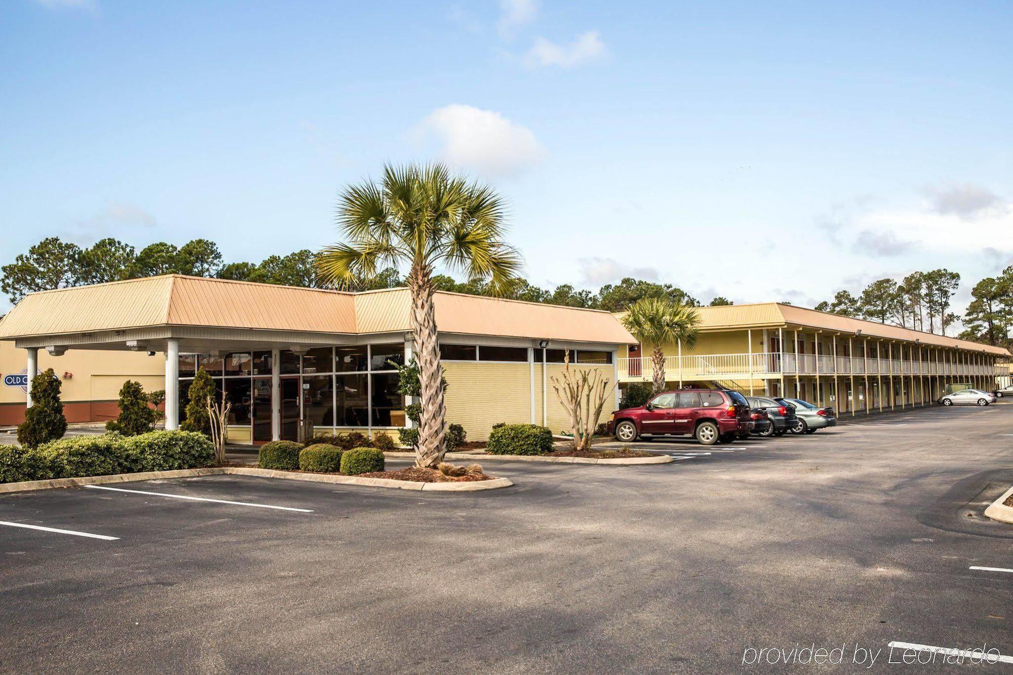 Rodeway Inn & Suites Wilmington North Bagian luar foto