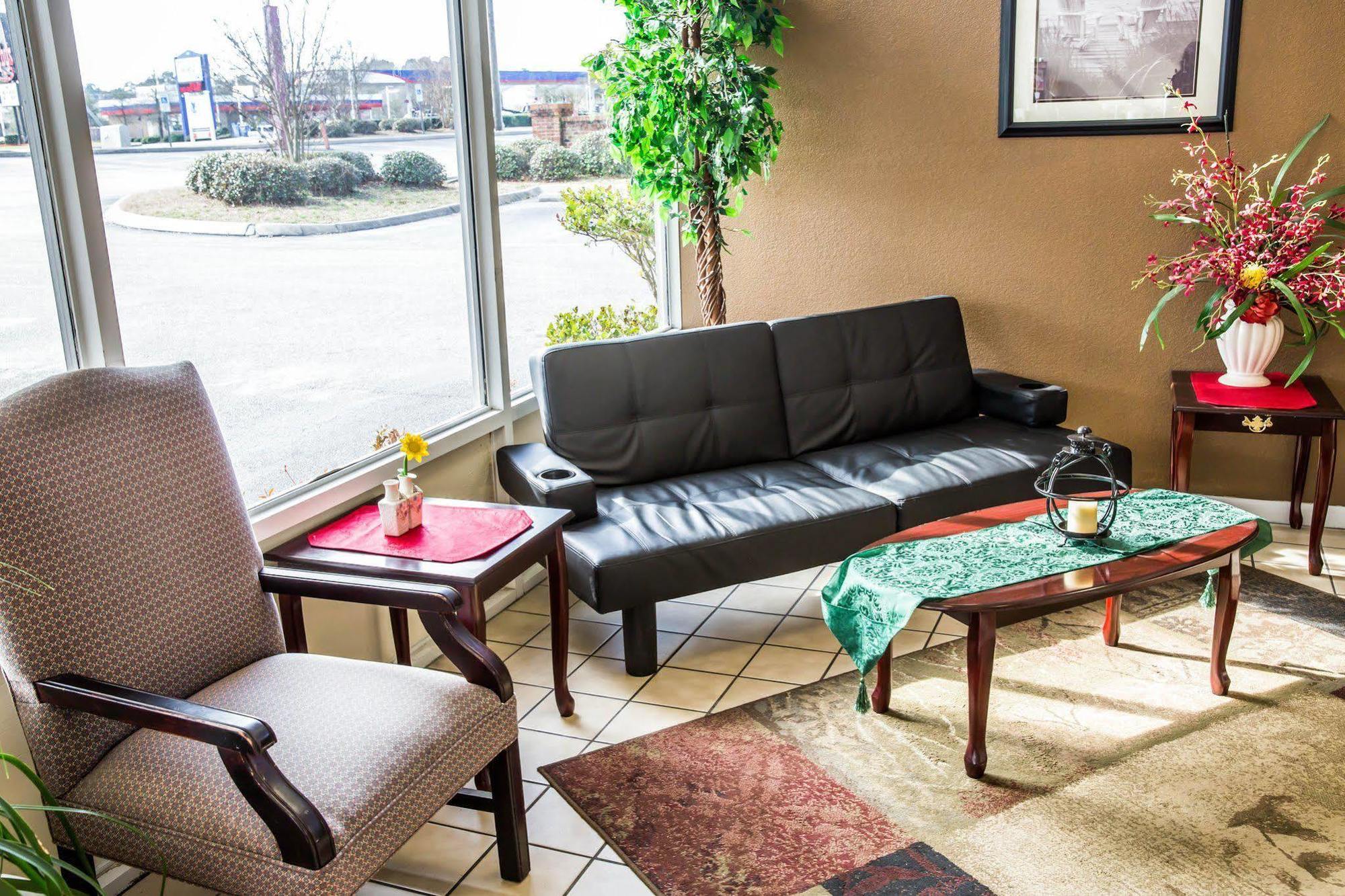 Rodeway Inn & Suites Wilmington North Bagian luar foto